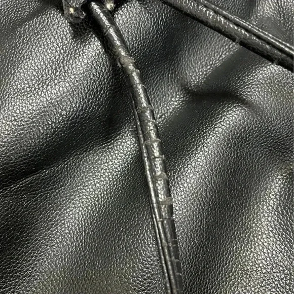 🌟 Victoria's Secret Black Fringe Drawstring Backpack Women's Fashion Accessory 🌟 - Picture 8 of 9